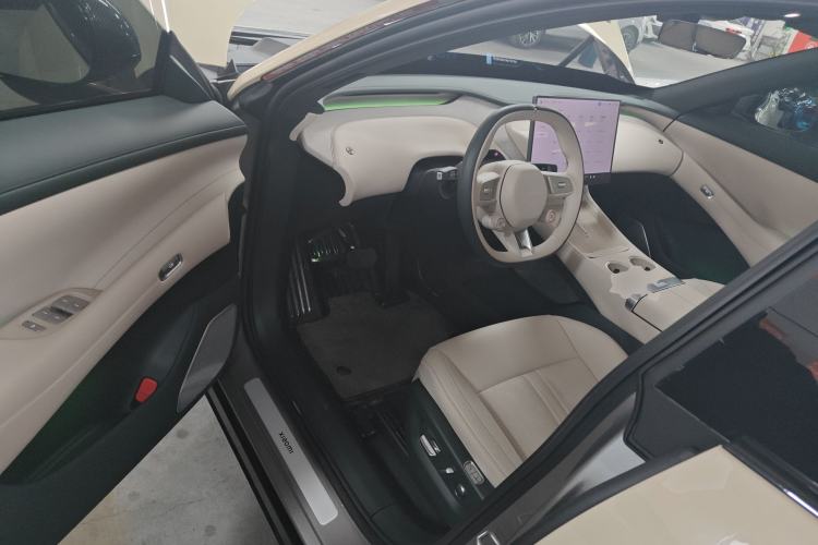 Used Xiaomi Auto YU7 2025 Ultra-Long Range Rear-Wheel Drive Version Driver Seat