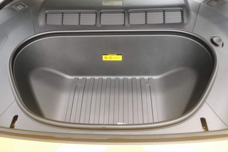 Used Xiaomi Auto YU7 2025 Ultra-Long Range Rear-Wheel Drive Version Engine Bay