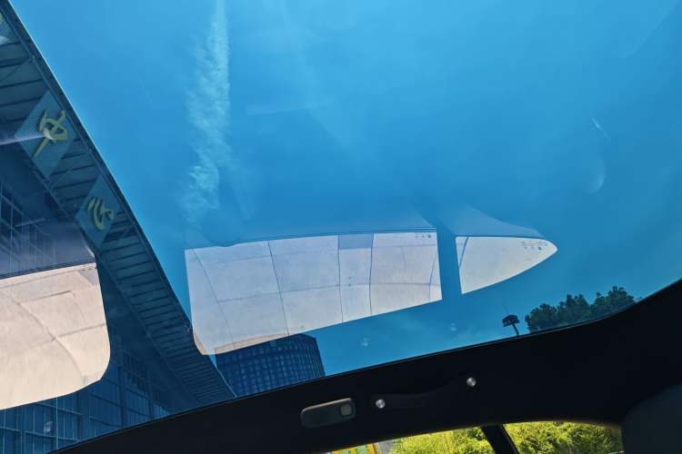 Used Xiaomi Auto YU7 2025 Ultra-Long Range High-Performance All-Wheel-Drive Max Edition Headliner