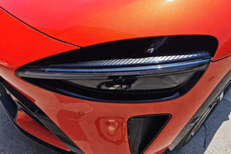 Used Xiaomi Auto YU7 2025 Ultra-Long Range High-Performance All-Wheel-Drive Max Edition Left Front Headlight