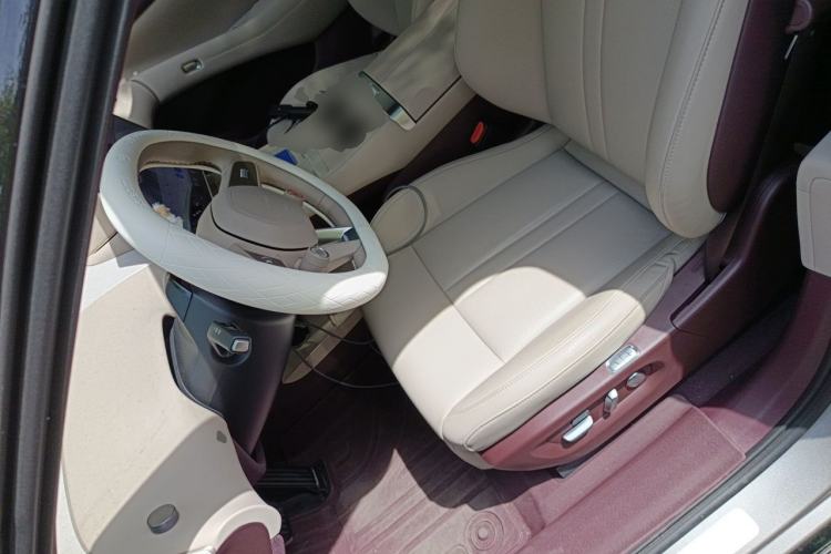 Used Xiaomi Auto YU7 2025 Ultra-Long Range Rear-Wheel Drive Version Left Front Seat