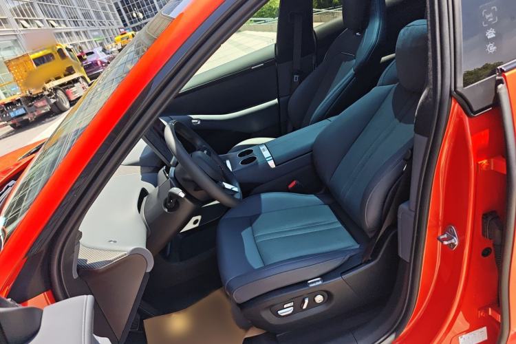 Used Xiaomi Auto YU7 2025 Ultra-Long Range High-Performance All-Wheel-Drive Max Edition Left Front Seat