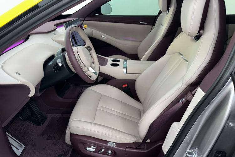 Used Xiaomi Auto YU7 2025 Ultra-Long Range Rear-Wheel Drive Version Left Front Seat