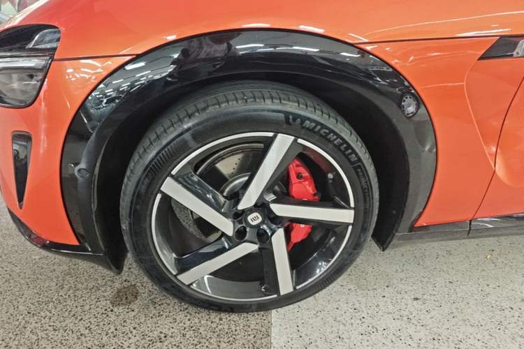 Used Xiaomi Auto YU7 2025 Ultra-Long Range High-Performance All-Wheel-Drive Max Edition Left Front Wheel Hub