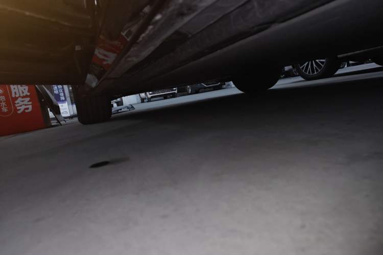 Used Xiaomi Auto YU7 2025 Ultra-Long Range Rear-Wheel Drive Version Left Side Sill
