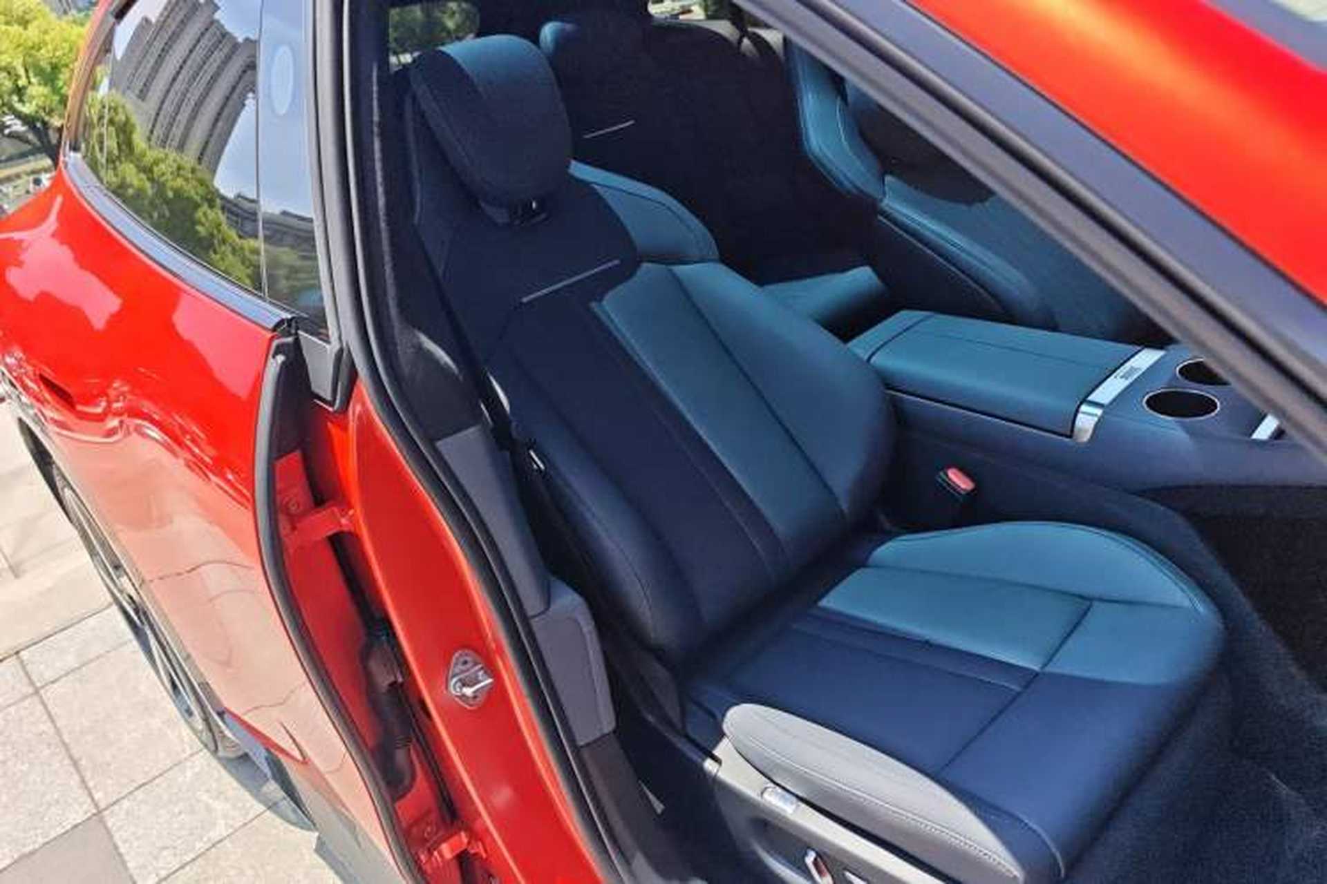 Used Xiaomi Auto YU7 2025 Ultra-Long Range High-Performance All-Wheel-Drive Max Edition Right Front Seat