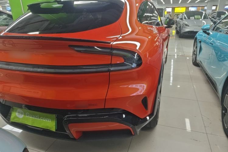 Used Xiaomi Auto YU7 2025 Ultra-Long Range High-Performance All-Wheel-Drive Max Edition Right Rear Taillight