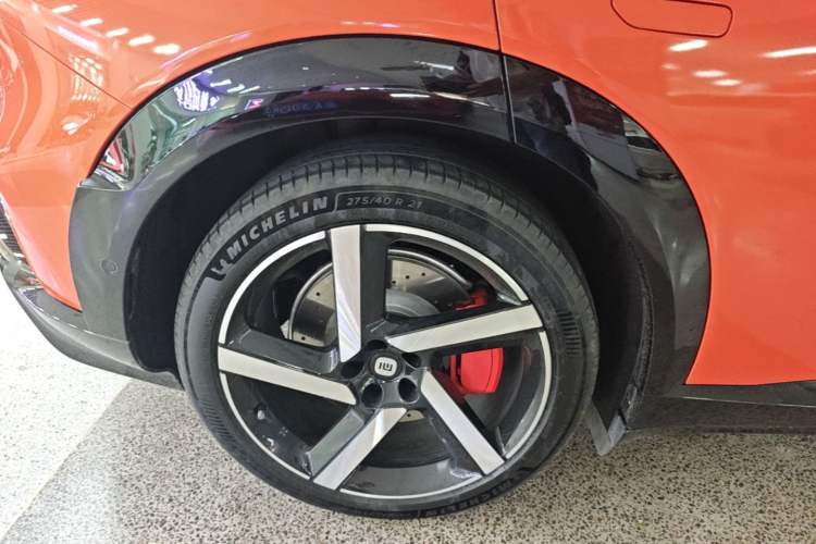 Used Xiaomi Auto YU7 2025 Ultra-Long Range High-Performance All-Wheel-Drive Max Edition Right Rear Wheel Hub
