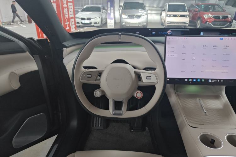 Used Xiaomi Auto YU7 2025 Ultra-Long Range Rear-Wheel Drive Version Steering Wheel