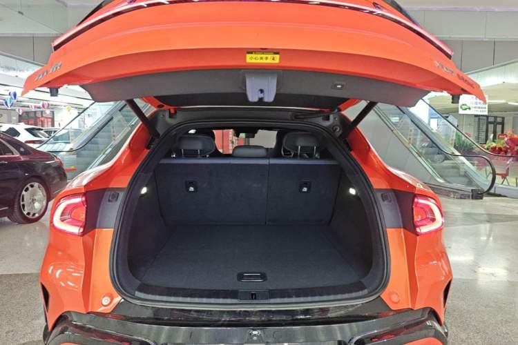 Used Xiaomi Auto YU7 2025 Ultra-Long Range High-Performance All-Wheel-Drive Max Edition Trunk