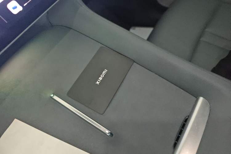 Used Xiaomi Auto YU7 2025 Ultra-Long Range High-Performance All-Wheel-Drive Max Edition Vehicle Key