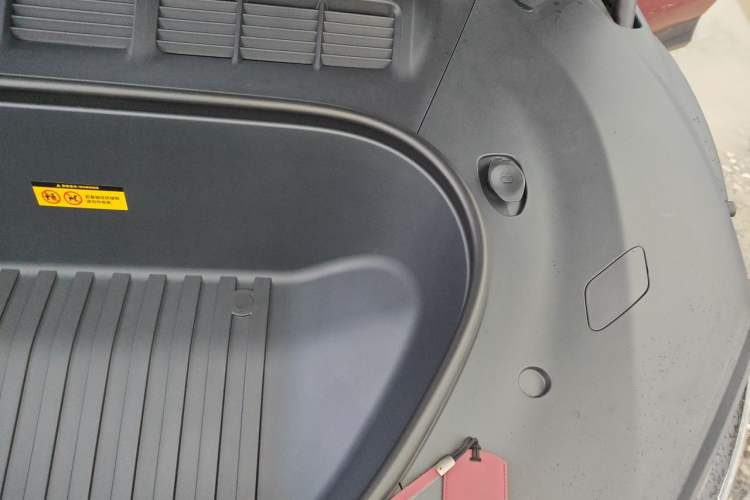 Used Xiaomi Auto YU7  Engine Bay Left