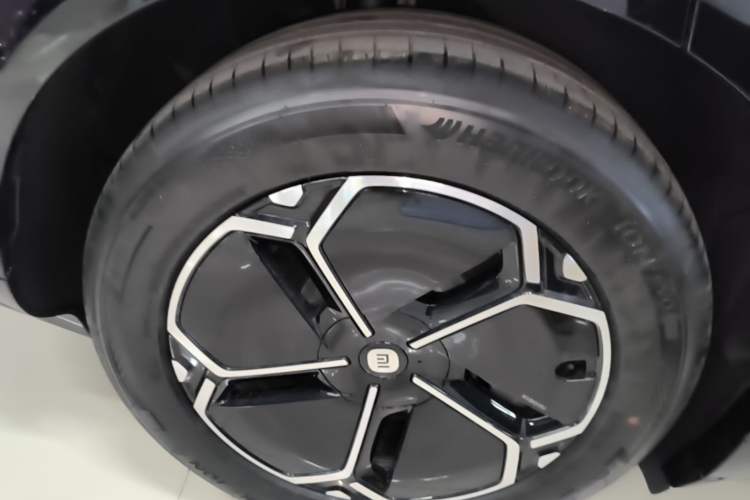 Used Xiaomi Auto YU7  Right Rear Wheel Hub