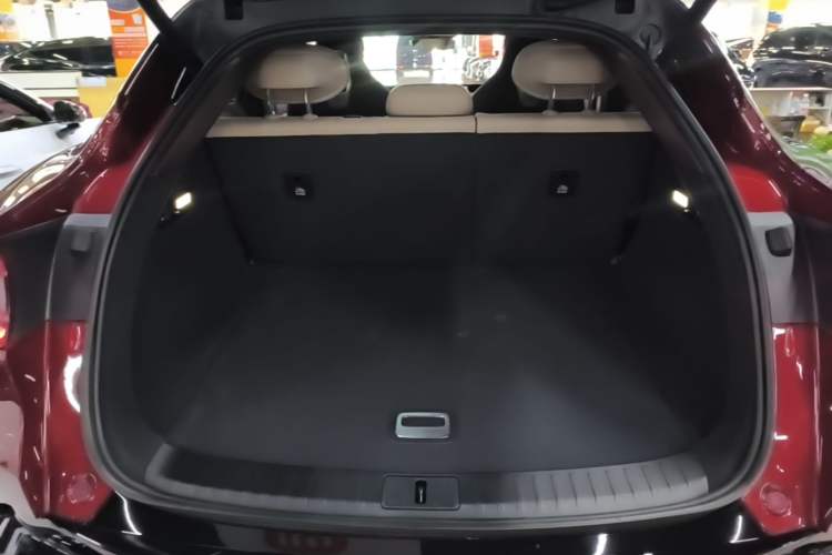 Used Xiaomi Auto YU7  Trunk