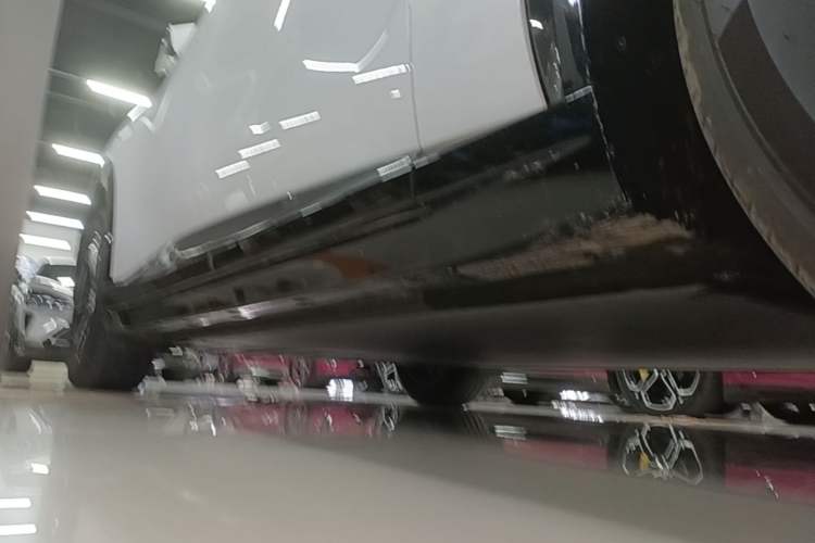 Used Xiaomi Auto YU7 2026 Standard Edition Right Side Sill