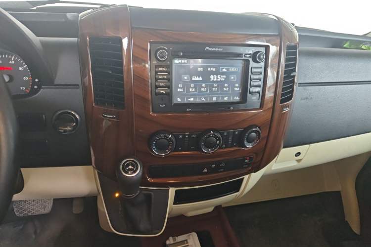 Used Xinkai Sprinter 2015 3.5L Standard Version Audio And AC Panel