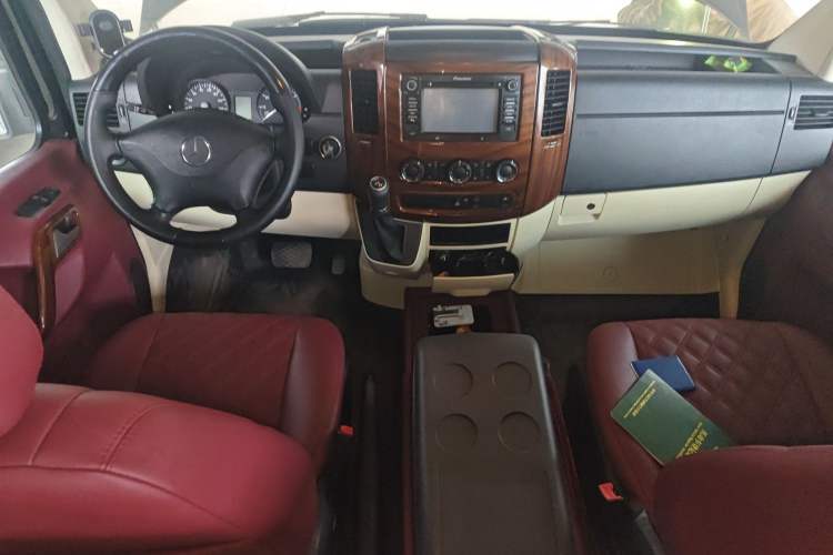 Used Xinkai Sprinter 2015 3.5L Standard Version Center Console