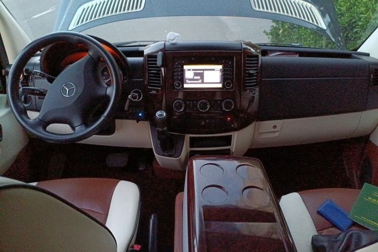 Used Xinkai Sprinter 2015 3.5L Standard Version Center Console