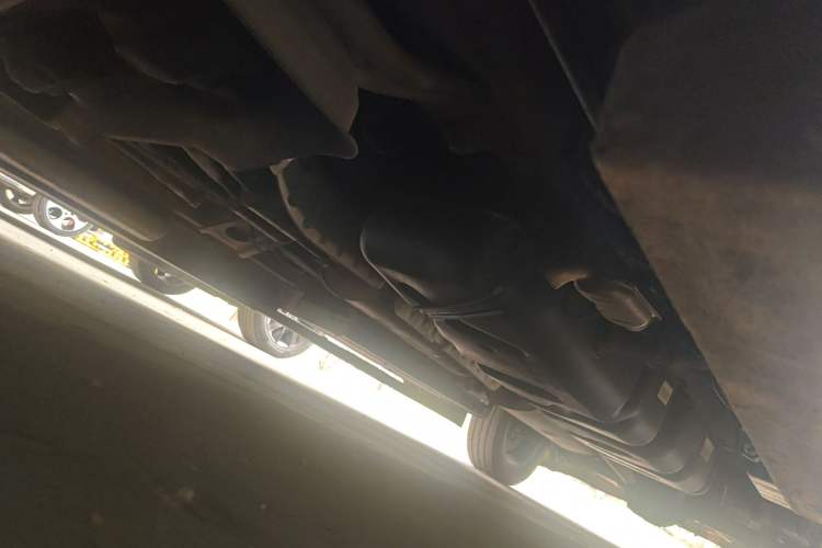 Used Xinkai Sprinter 2015 3.5L Standard Version Chassis Front Left