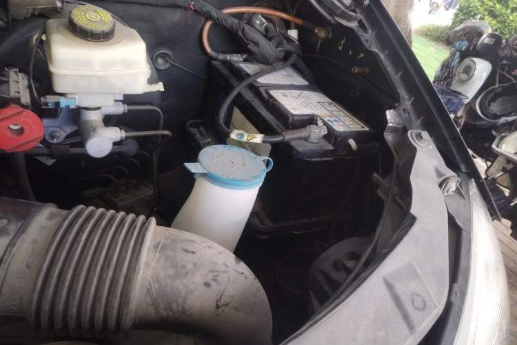 Used Xinkai Sprinter 2015 3.5L Standard Version Engine Bay Left