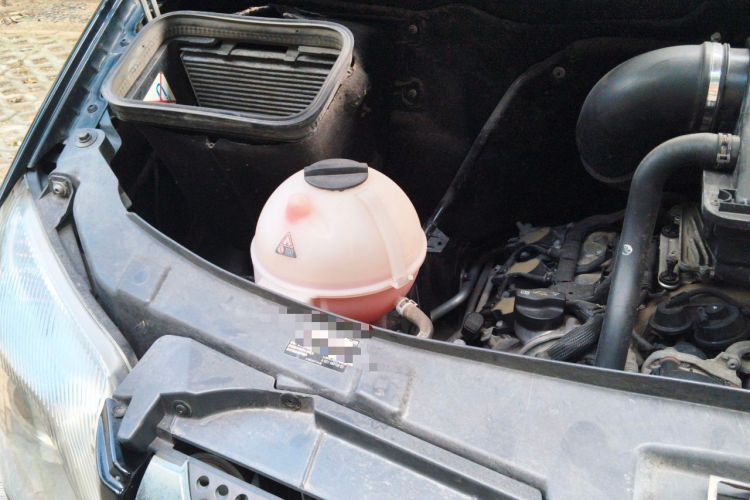 Used Xinkai Sprinter  Engine Bay Right
