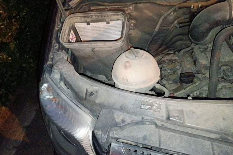 Used Xinkai Sprinter 2015 3.5L Standard Version Engine Bay Right