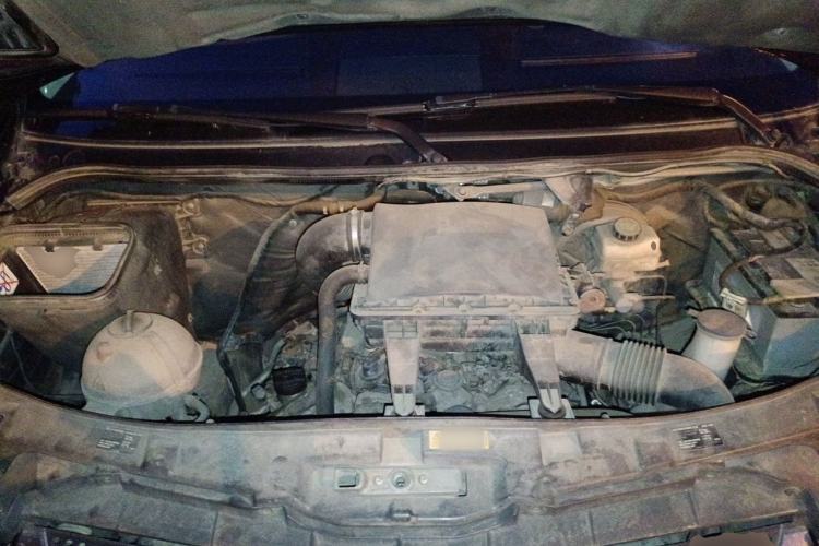 Used Xinkai Sprinter 2015 3.5L Standard Version Engine Bay