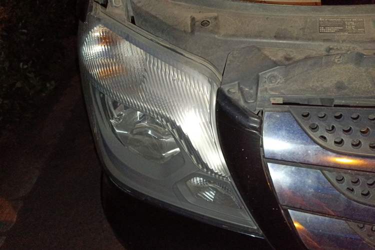 Used Xinkai Sprinter 2015 3.5L Standard Version Right Front Headlight