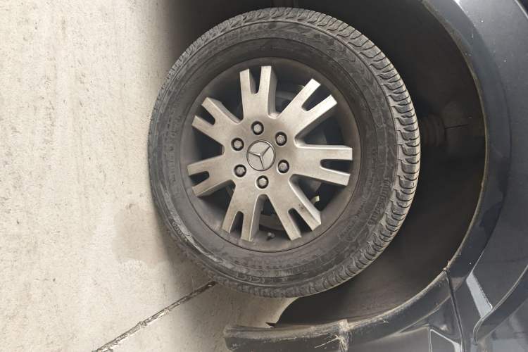 Used Xinkai Sprinter 2015 3.5L Standard Version Right Front Wheel Hub