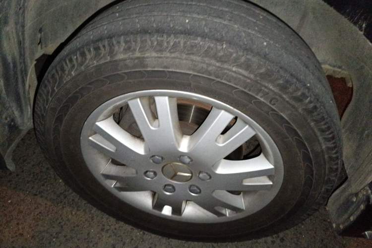 Used Xinkai Sprinter 2015 3.5L Standard Version Right Front Wheel Hub
