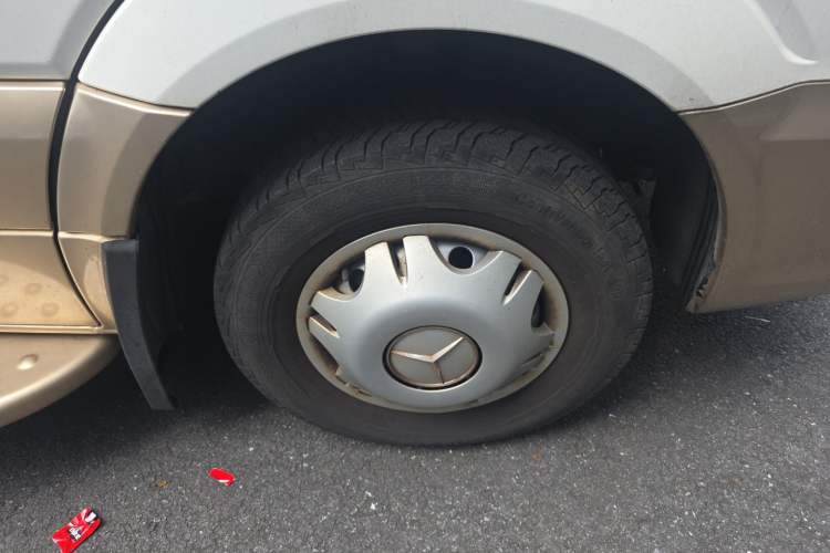 Used Xinkai Sprinter  Right Front Wheel Hub