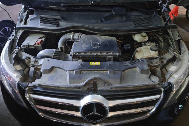 Used Xinkai V-Class 2017 Zhunyue V 260 L High-Roof Model Engine Bay