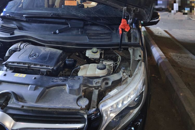Used Xinkai V-Class 2017 Zhunyue V 260 L High-Roof Model Engine Bay Left