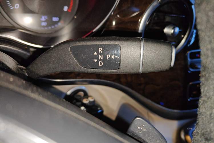 Used Xinkai V-Class 2017 Zhunyue V 260 L High-Roof Model Gear Lever
