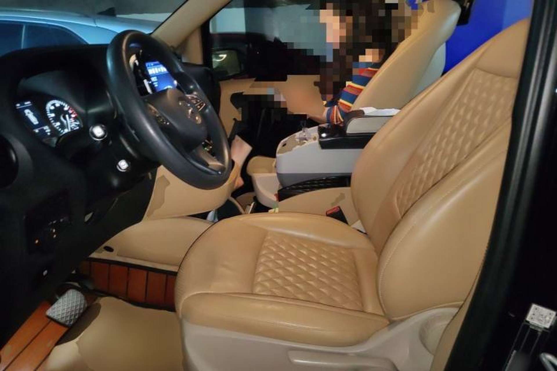 Used Xinkai V-Class 2017 Zhunyue V 260 L High-Roof Model Left Front Seat