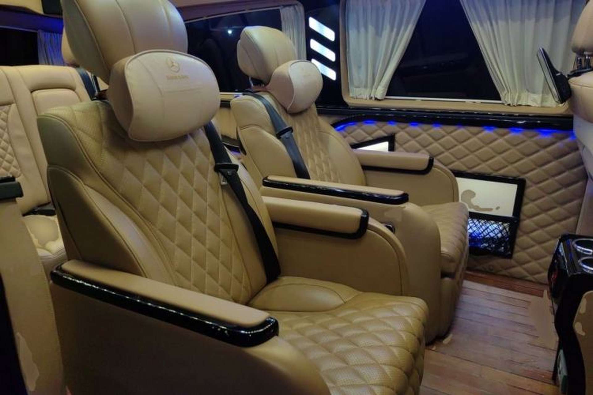 Used Xinkai V-Class 2017 Zhunyue V 260 L High-Roof Model Left Rear Seat