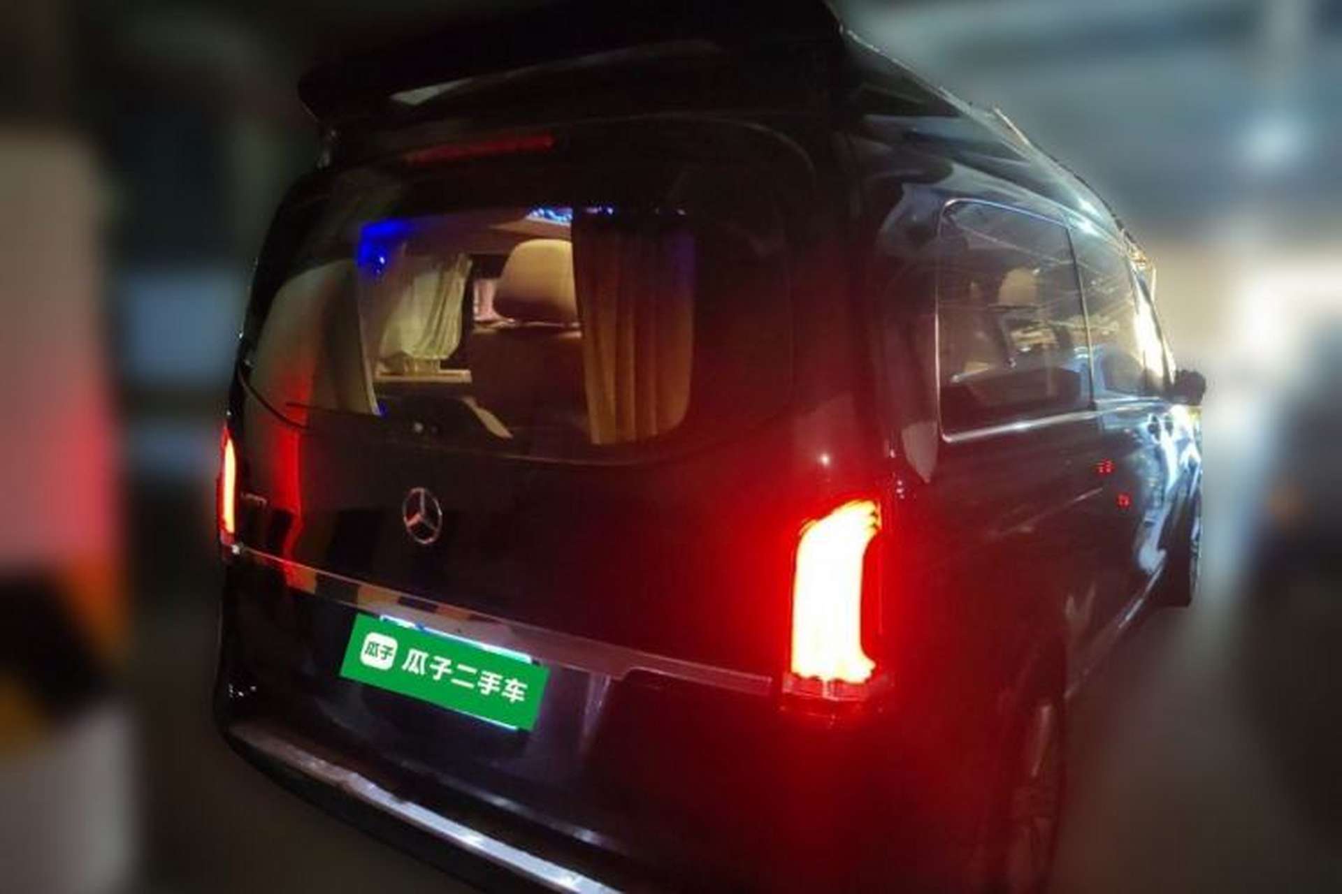 Used Xinkai V-Class 2017 Zhunyue V 260 L High-Roof Model Rear Right 45 Deg