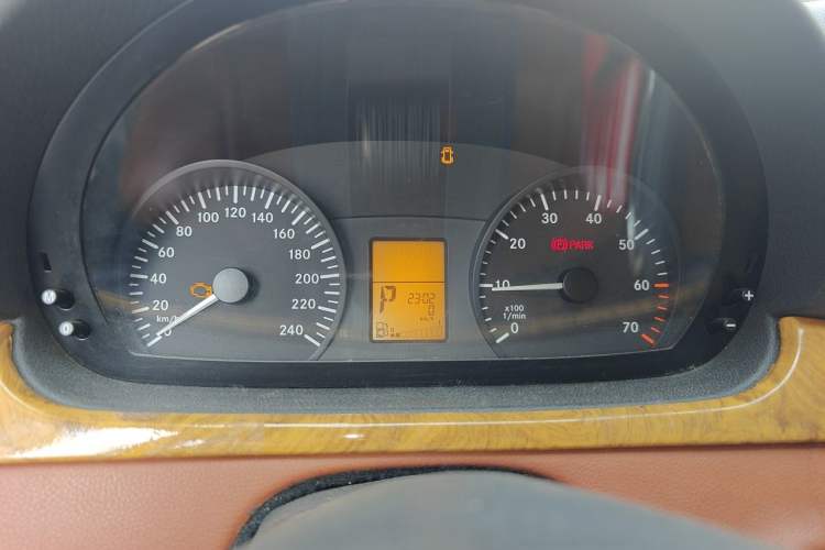Used Xinkai Vito 2015 3.0L Standard Edition Instrument Cluster