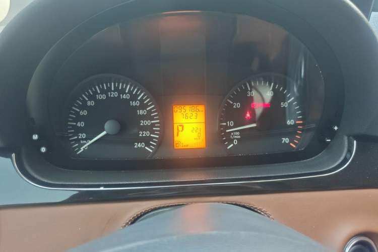 Used Xinkai Vito 2015 3.0L Standard Edition Instrument Cluster