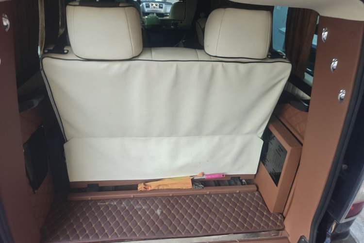 Used Xinkai Vito 2015 3.0L Standard Edition Trunk