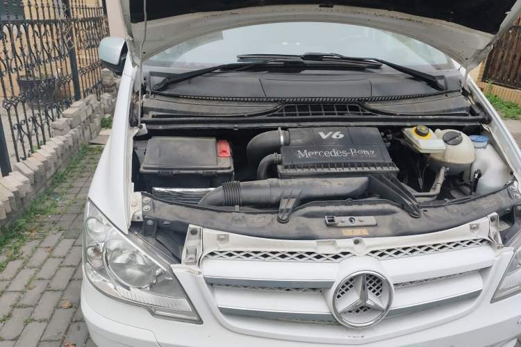 Used Xinkai Vito 2015 3.0L Standard Edition Engine Bay Right