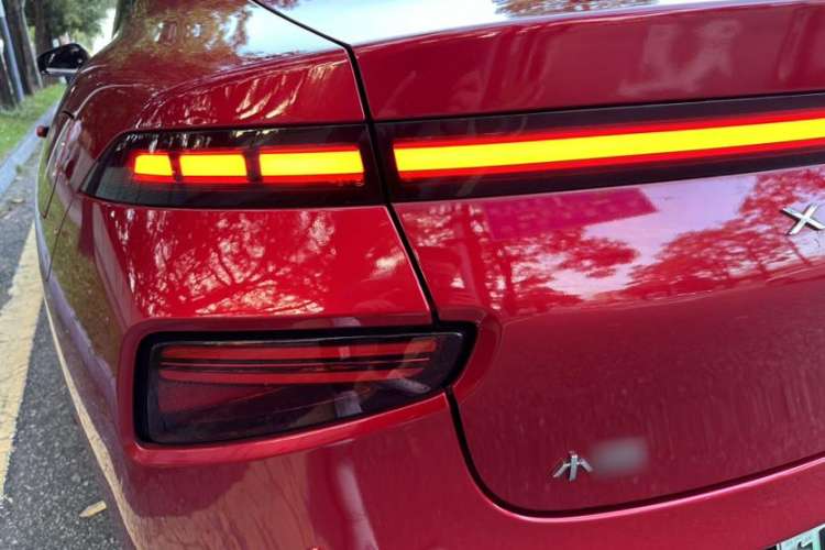 Used XPeng 2020 670E Exterior 8