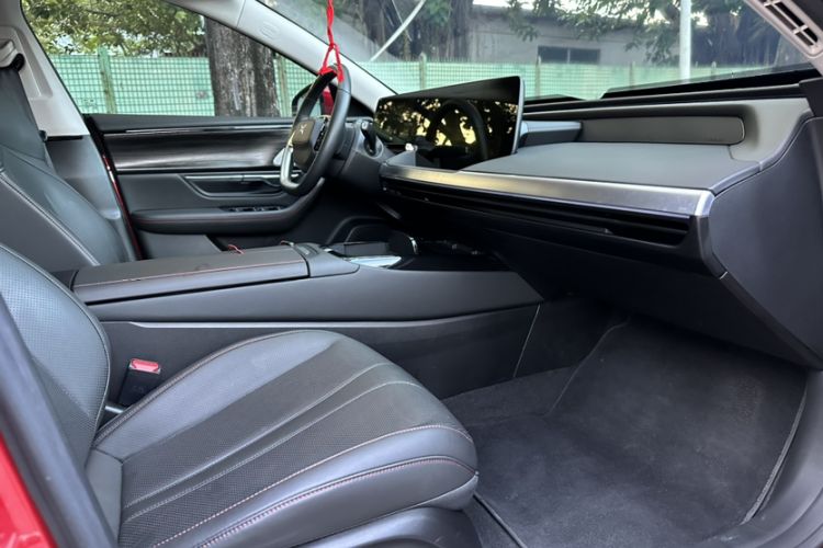 Used XPeng 2020 670E Interior 4