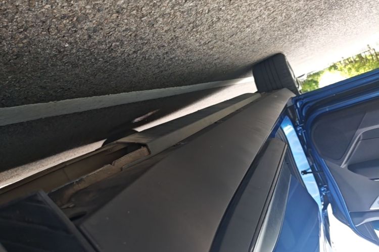 Used XPeng G3 2019 Deluxe Edition Left Side Sill