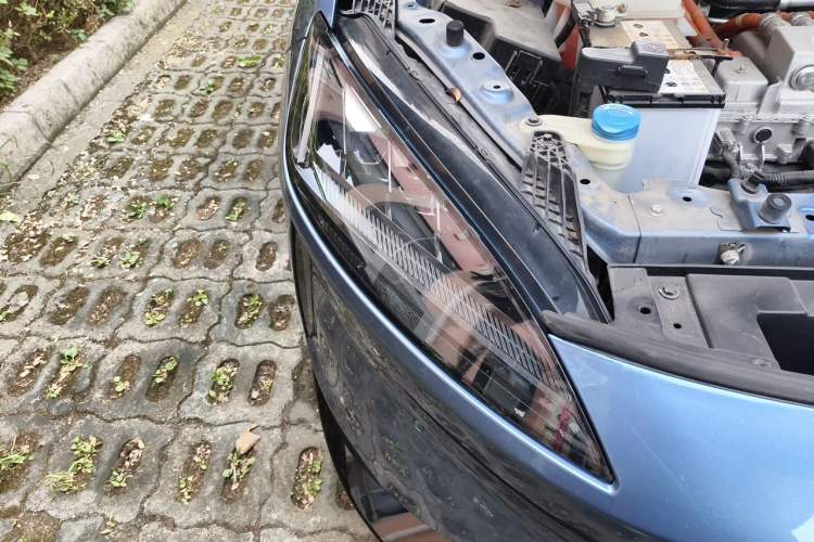 Used XPeng G3 2019 Deluxe Edition Right Front Headlight