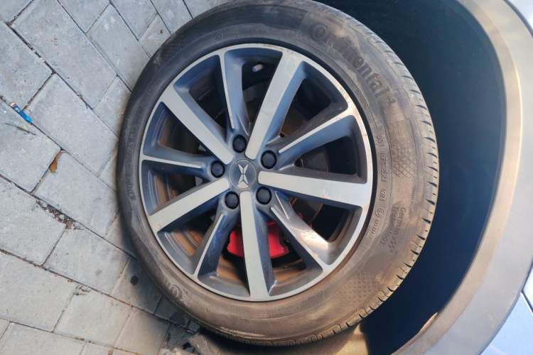 Used XPeng G3 2019 Enjoy Edition Right Front Wheel Hub