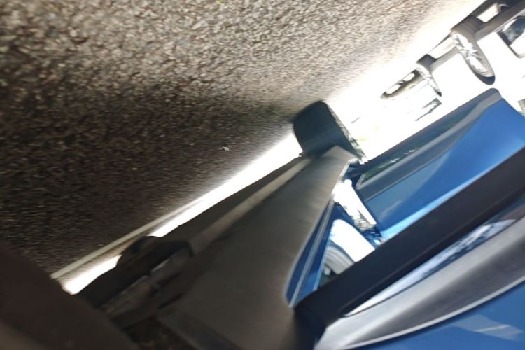 Used XPeng G3 2019 Deluxe Edition Right Side Sill