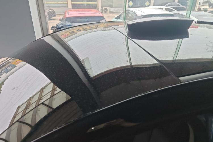 Used XPeng G3 2019 Deluxe Edition Roof