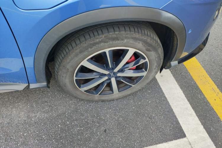 Used XPeng G3 2019 Deluxe Edition Right Front Wheel Hub