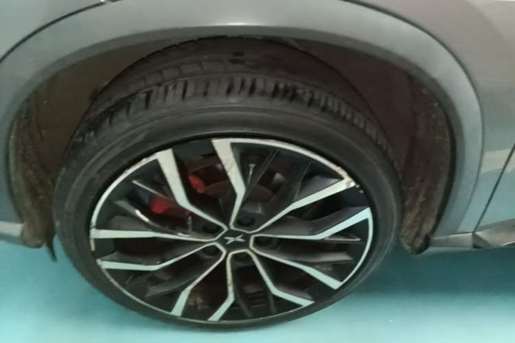 Used XPeng G3 2019 Deluxe Edition Left Front Wheel Hub